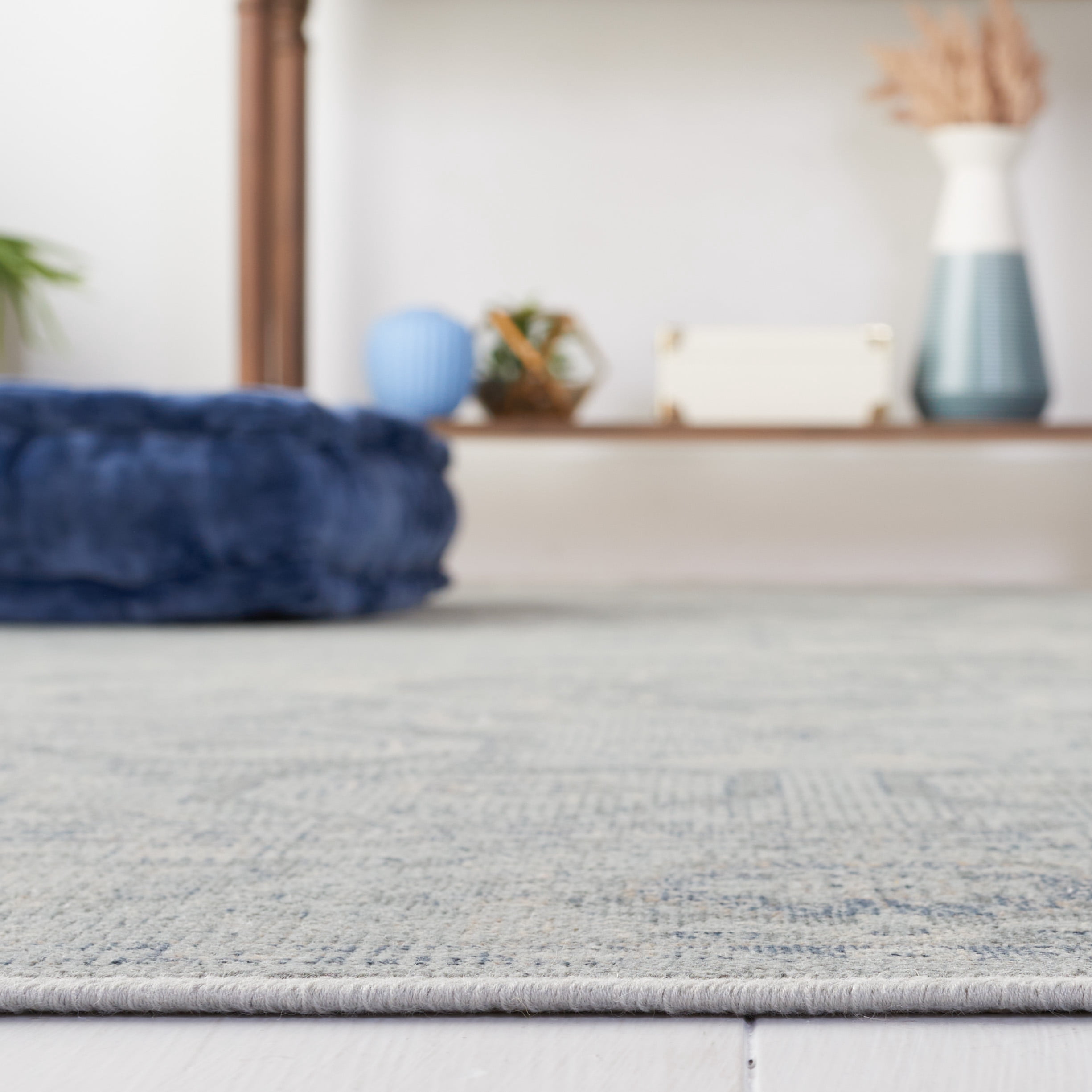 SAFAVIEH Vintage Kirsteen Bordered Area Rug, Silver, 8' x 10'