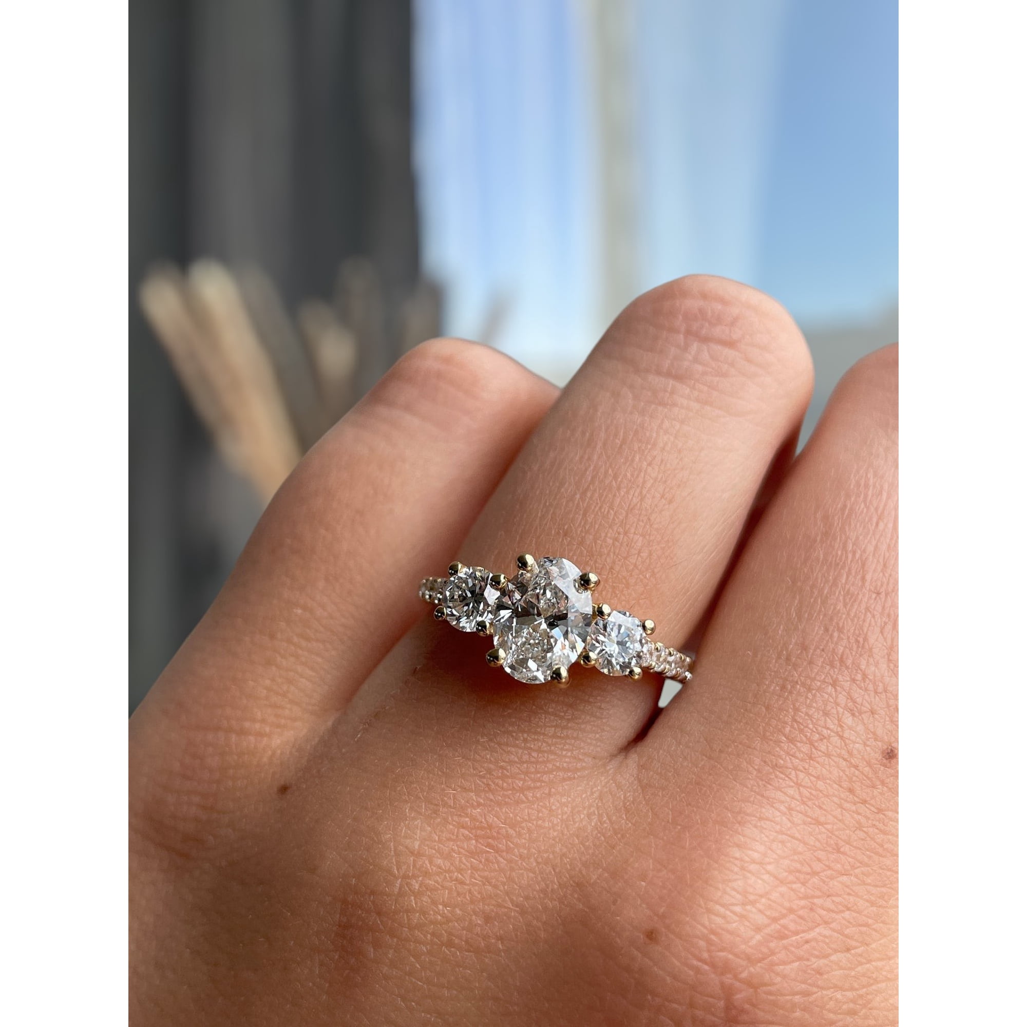 ESTE ORIGIN 2.25CT Oval Lab-Grown Diamond Oval Trilogy Engagement Ring in 10K White Gold Half-Pave Band for Women US 9.5