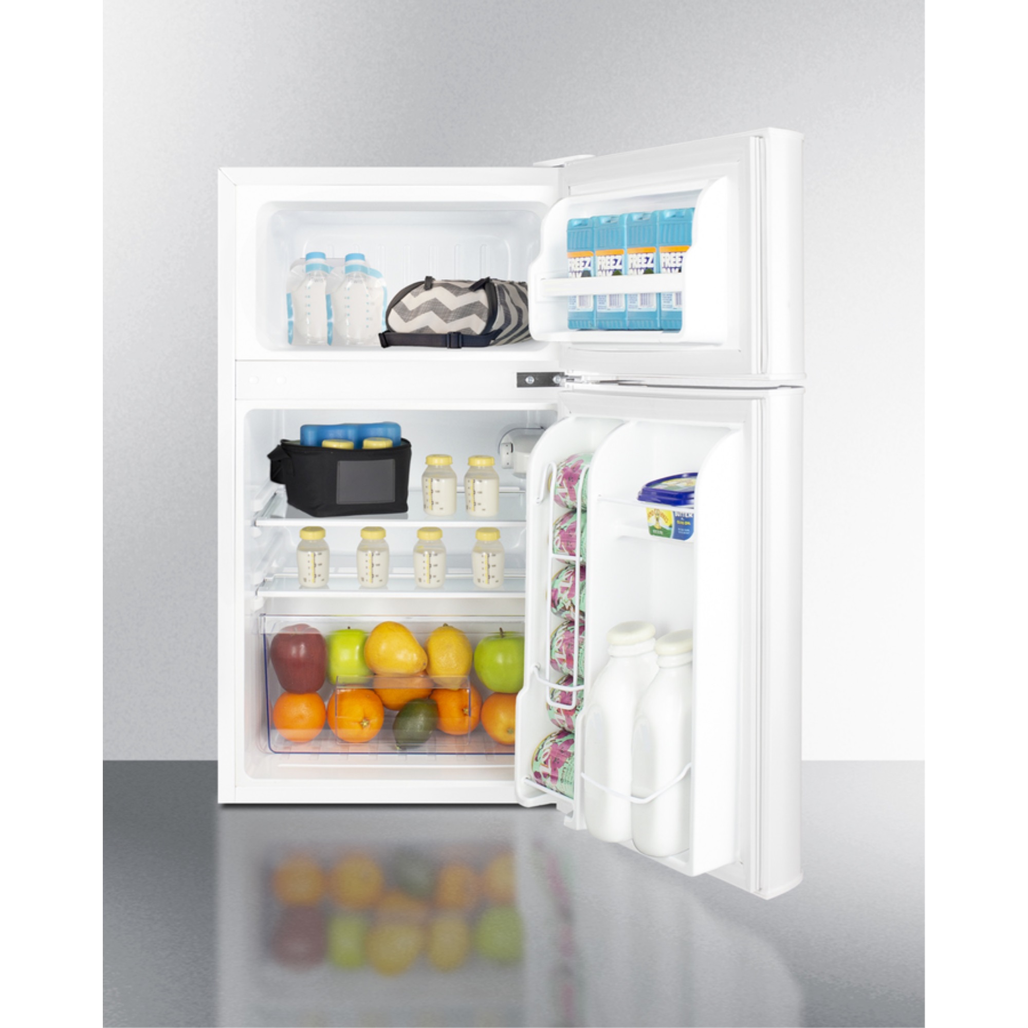 MomCube breast milk refrigerator-freezer for home use