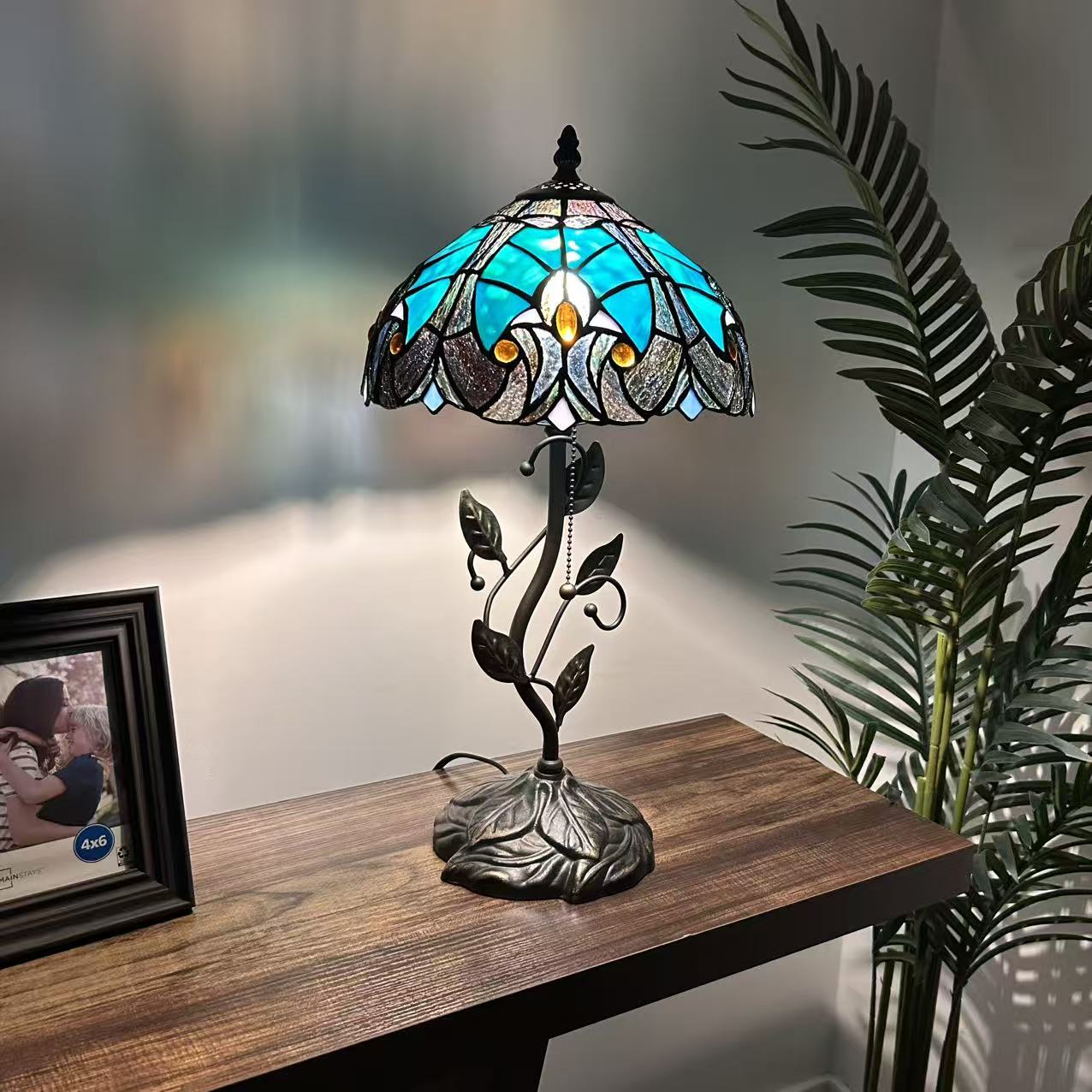 Tiffany Table Lamp Green Brown Stained Glass Iron Metal Leaves Bronze Base Included LED Bulb Liaison Lamp for Living Room Bedroom Bedside 20'H*10"W