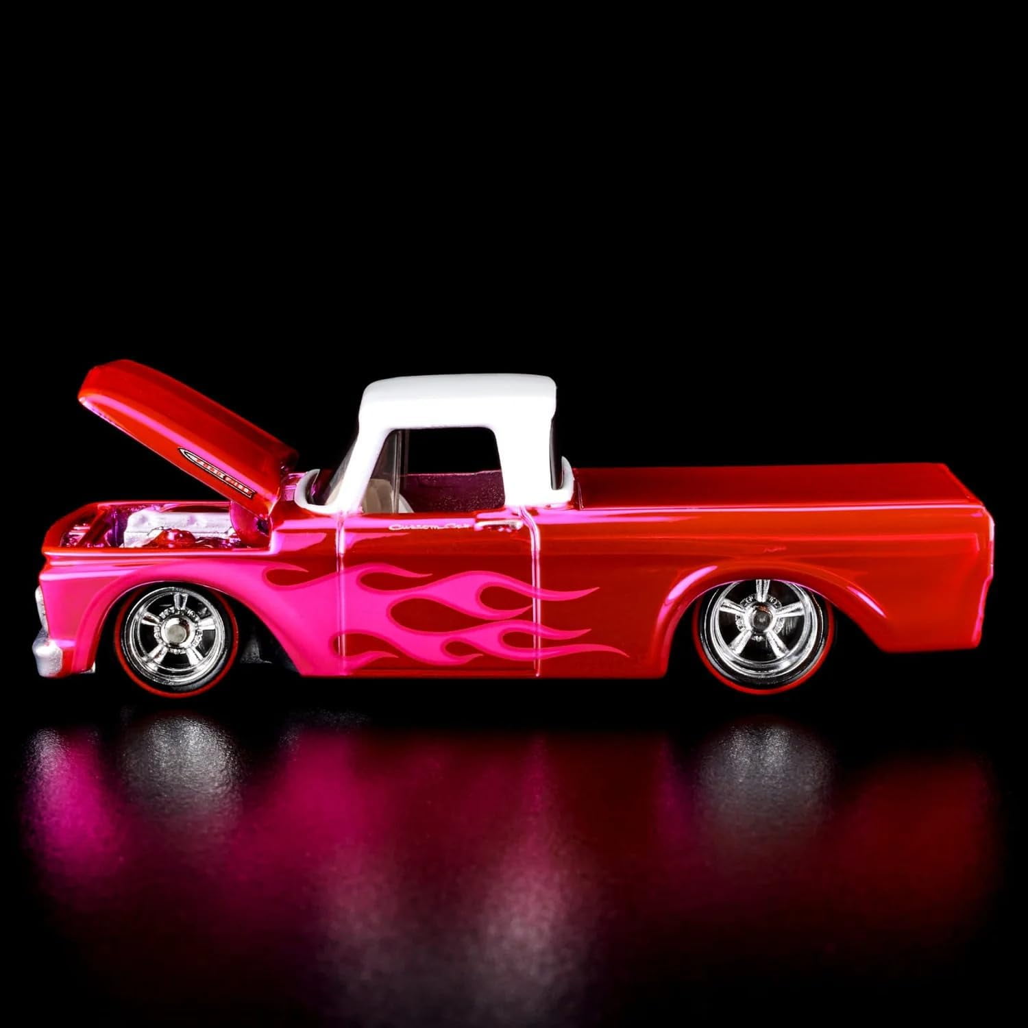 ホットウィール RLC 限定 1962 FORD F100 HOT WHEELS 2022 Hot Wheels RLC Exclusive 1962 Ford F100 Pickup in Hand