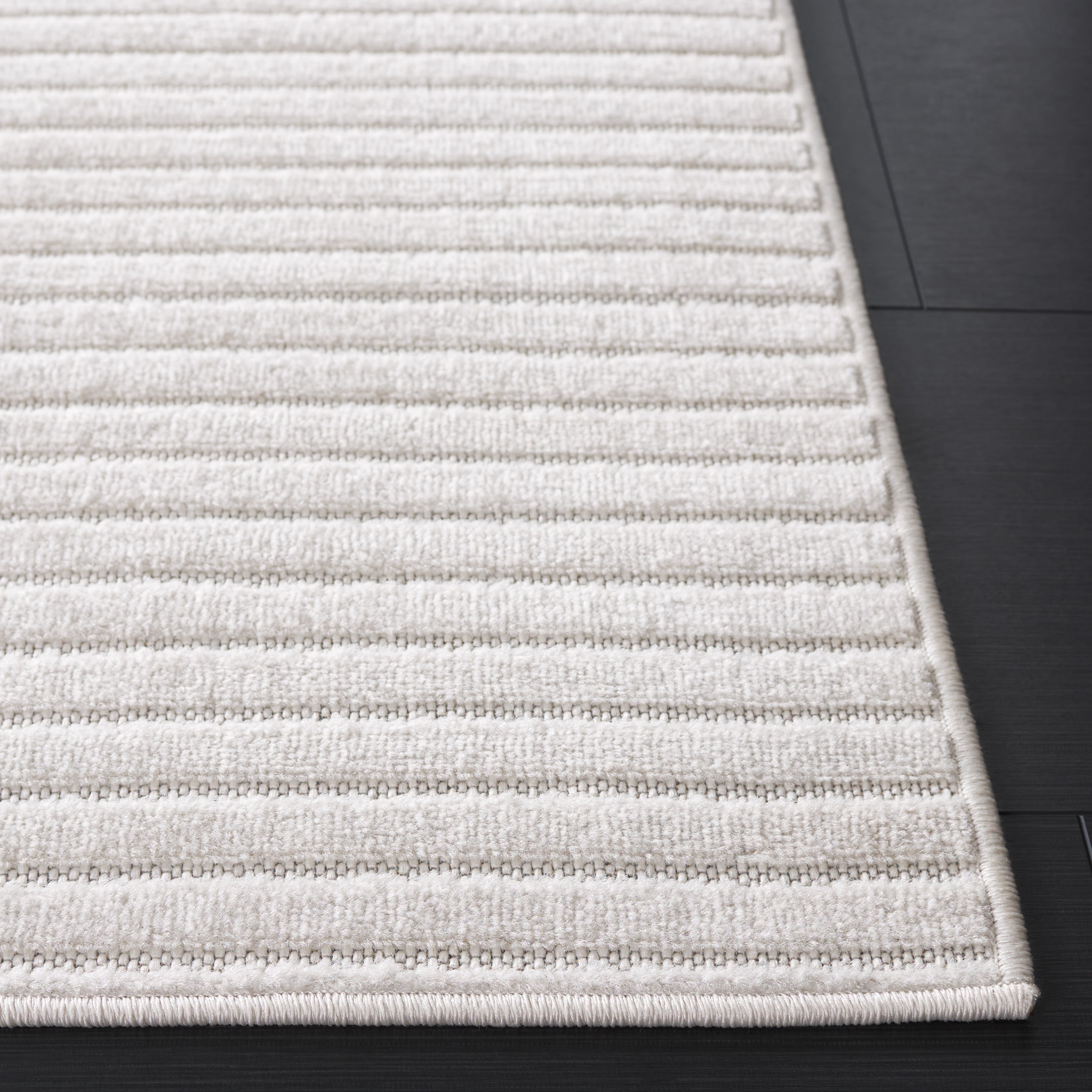 SAFAVIEH Stella Bernadine Striped Indoor/Outdoor Area Rug, Ivory, 8'2" x 10'