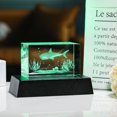 thumbnail image 2 of Figura Movdyka con forma de tiburón de cristal 3D con base de luz LED, 12 x 6 x 8 cm, 2 of 9