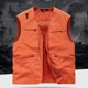 thumbnail image 1 of Camiseta sin mangas con cuello en V para hombre, informal, de color liso, con cuello en V y solapa, sin mangas, fina, para exteriores, con múltiples bolsillos, de poliéster., 1 of 7