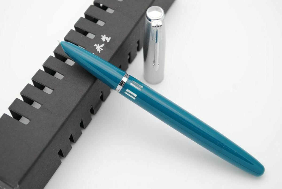1 x Fountain Pen , esin Body Steel Push Cap Vacumatic Fountain Pen F Nib 0.5MM With Ink Window