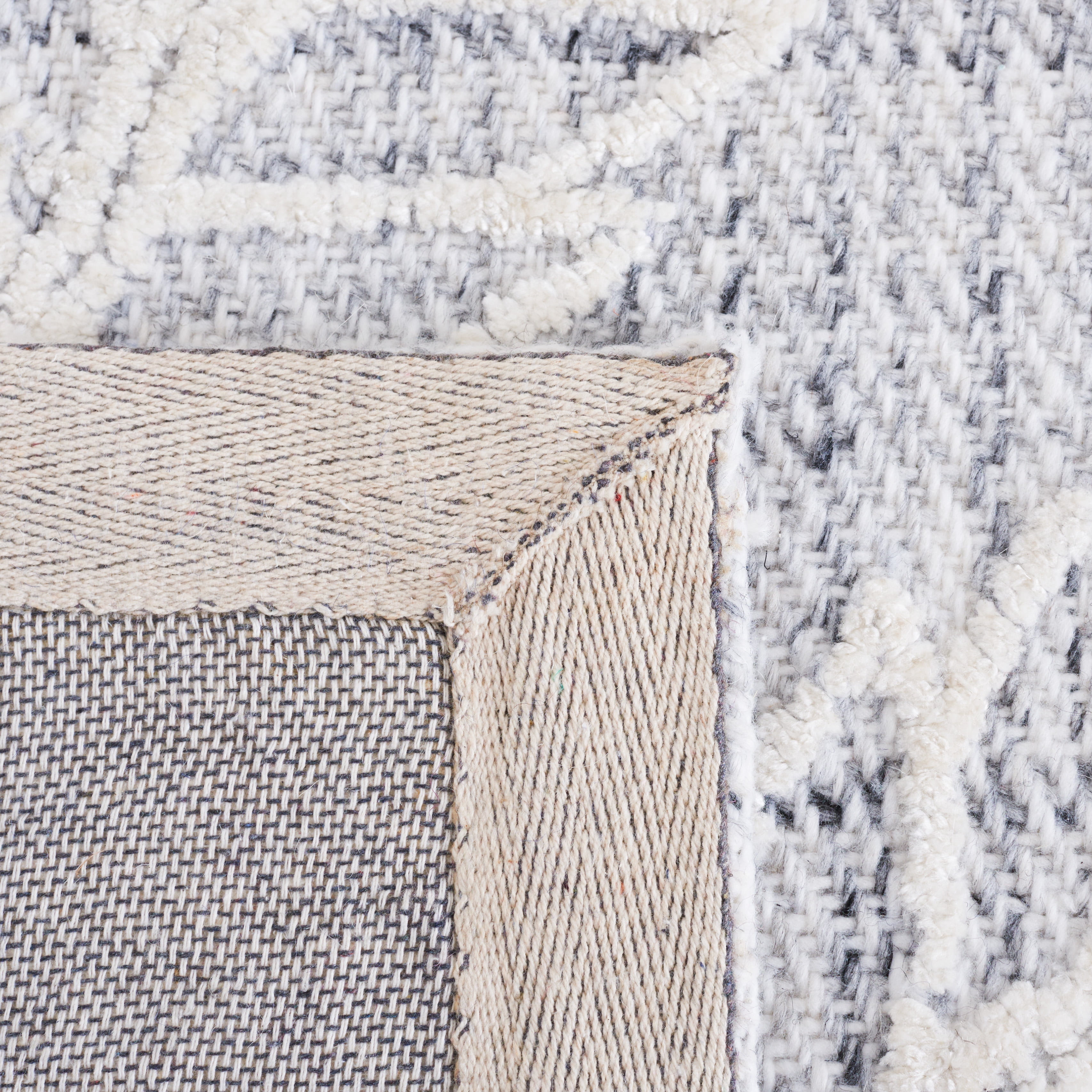 SAFAVIEH Marbella Lasya Leaves Area Rug, Grey/Ivory, 6' x 6' Square