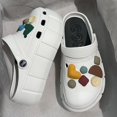 thumbnail image 1 of Shevalues-Zapatillas de plataforma con agujeros para mujer, zuecos de exterior de 6cm de grosor, sandalias antideslizantes de EVA, chanclas para el hogar, zapatos de jardín qym unisex, 1 of 2