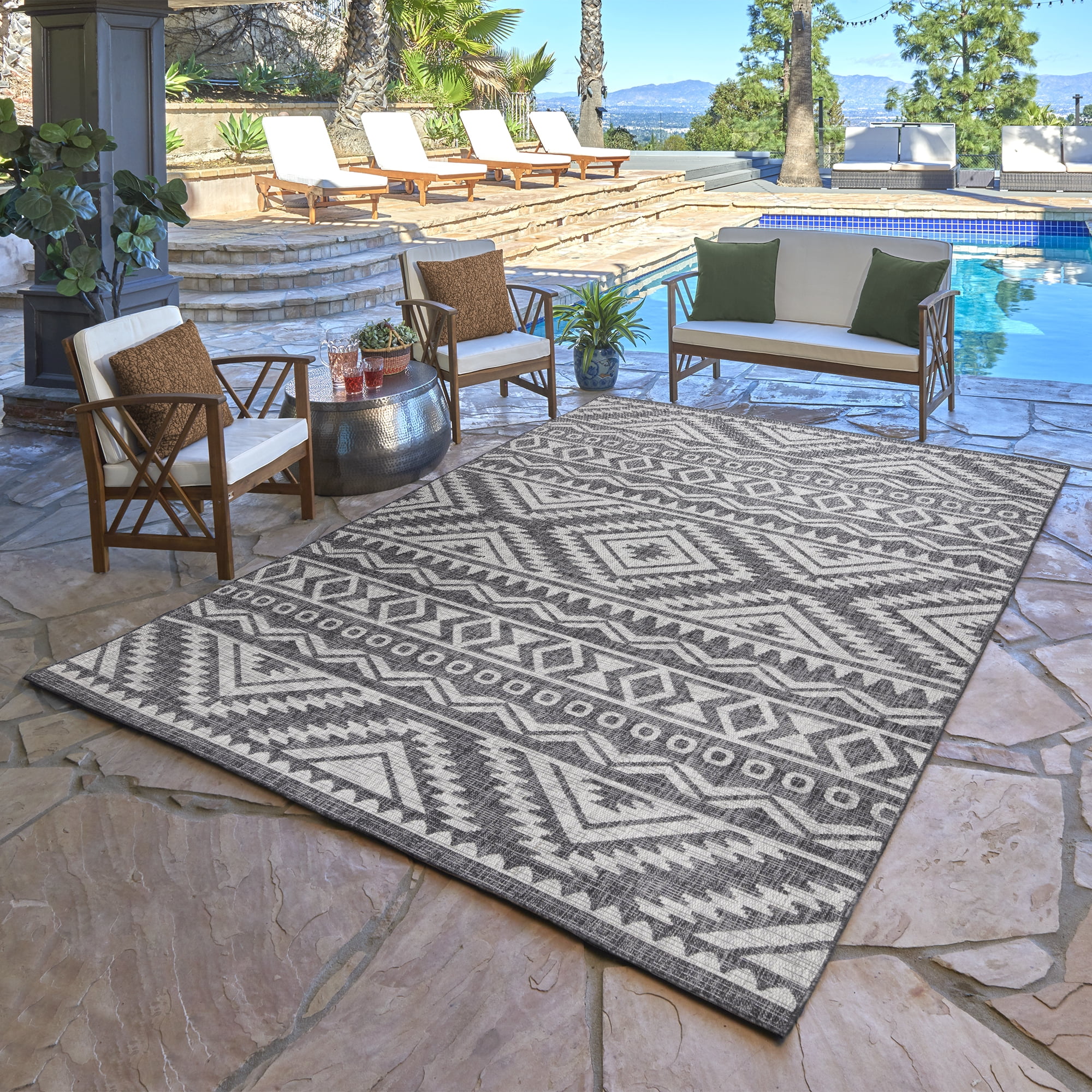 Savara Dakari Indoor/ Outdoor Polypropylene Gray Flat Weave Area Rug, 5x8