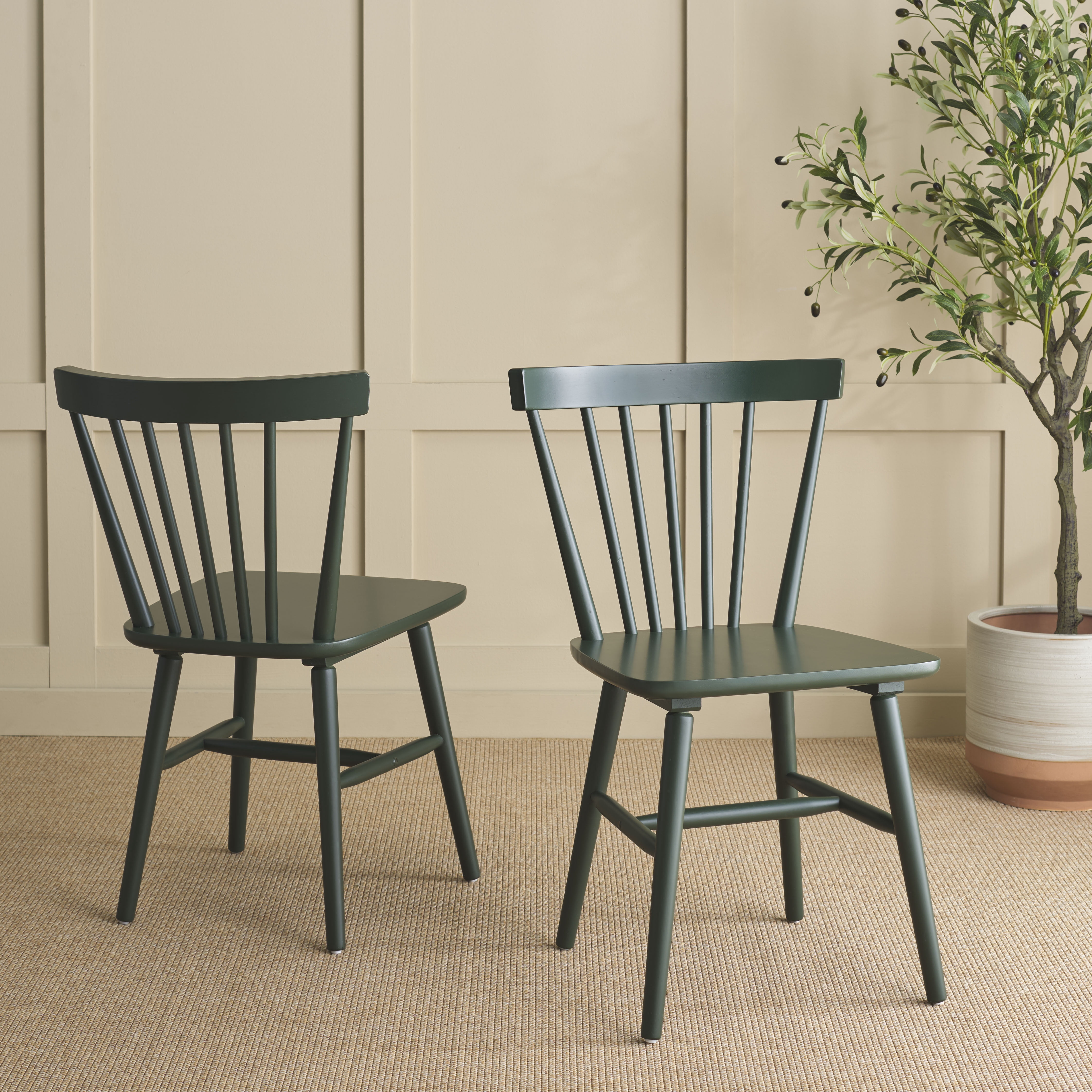 Safavieh Winona Traditional Wood Dining Side Chairs, Garden Green (Set of 2)