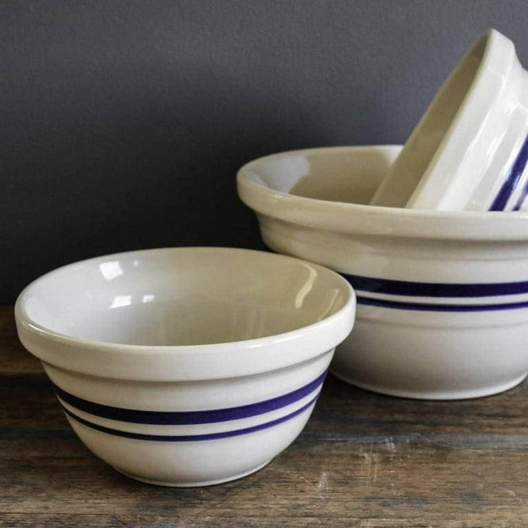 Plastic, Stainless Steel, Stoneware, Silicone or Ceramic Bowls?