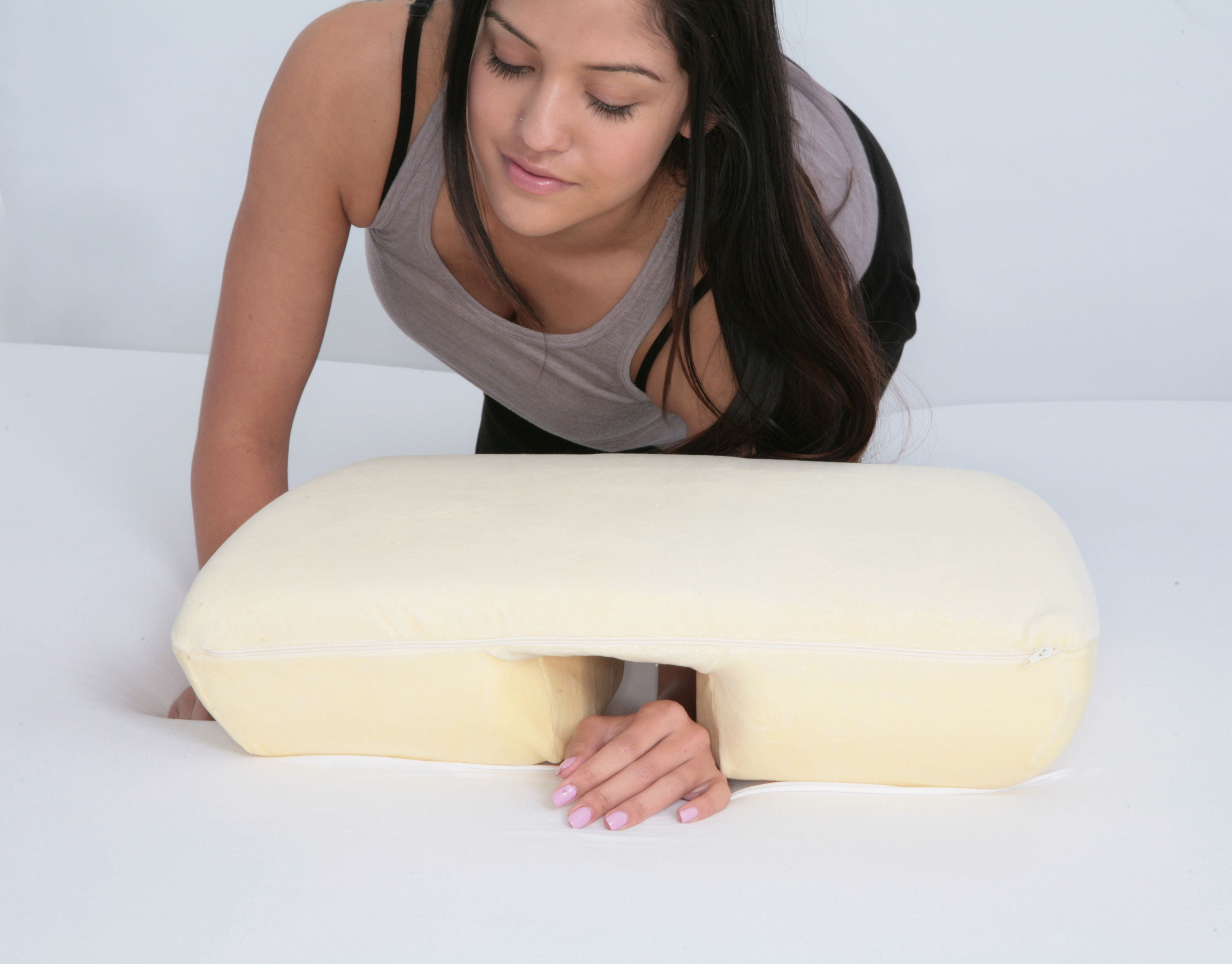Better Sleep Pillow Memory Foam, 5.5 Inch Thick Foam – Patented Arm-Tunnel Design Improves Hand And Arm Circulation – Neck Pain Relief – Perfect Side And Stomach Sleeper Pillow – Bed Pillow, White