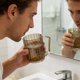thumbnail image 4 of Vaso para Cepillo de Dientes con Asa | Soporte para Cepillo de Dientes de Baño | Organizador de Cepillo de Dientes de Plástico para Tocador | Vaso para Pasta de Dientes de Boca Ancha | Almacenamiento, 4 of 6