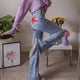 thumbnail image 2 of Pantalones vaqueros ajustados de mezclilla azul estéticos de los años 90 para mujer, pantalones vaqueros retro con parches de estrella de cinco puntas, pantalones rectos ajustados que combinan con tod, 2 of 4
