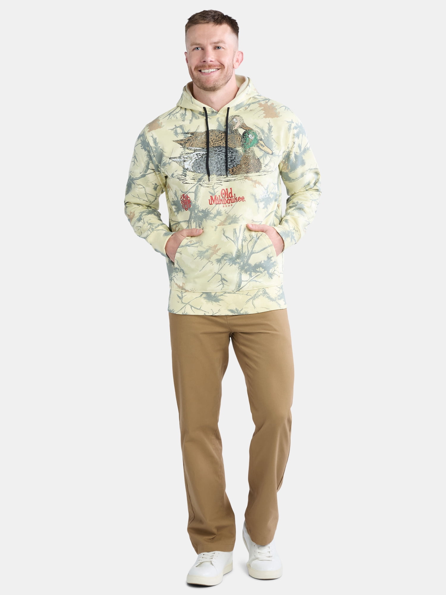 Old Milwaukee Men's and Big Men's Duck Camo Distressed Graphic Hoodie, Sizes S-3XL