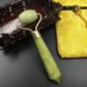 thumbnail image 2 of Jade Roller Gua Sha Raspado para masaje facial y tratamiento antienvejecimiento - Adelgaza y reafirma la piel - Reduce las arrugas y las líneas finas - 8.5x3cm Los 8.5x3cm Baoblaze Rodillo de jade de masaje facial, 2 of 6