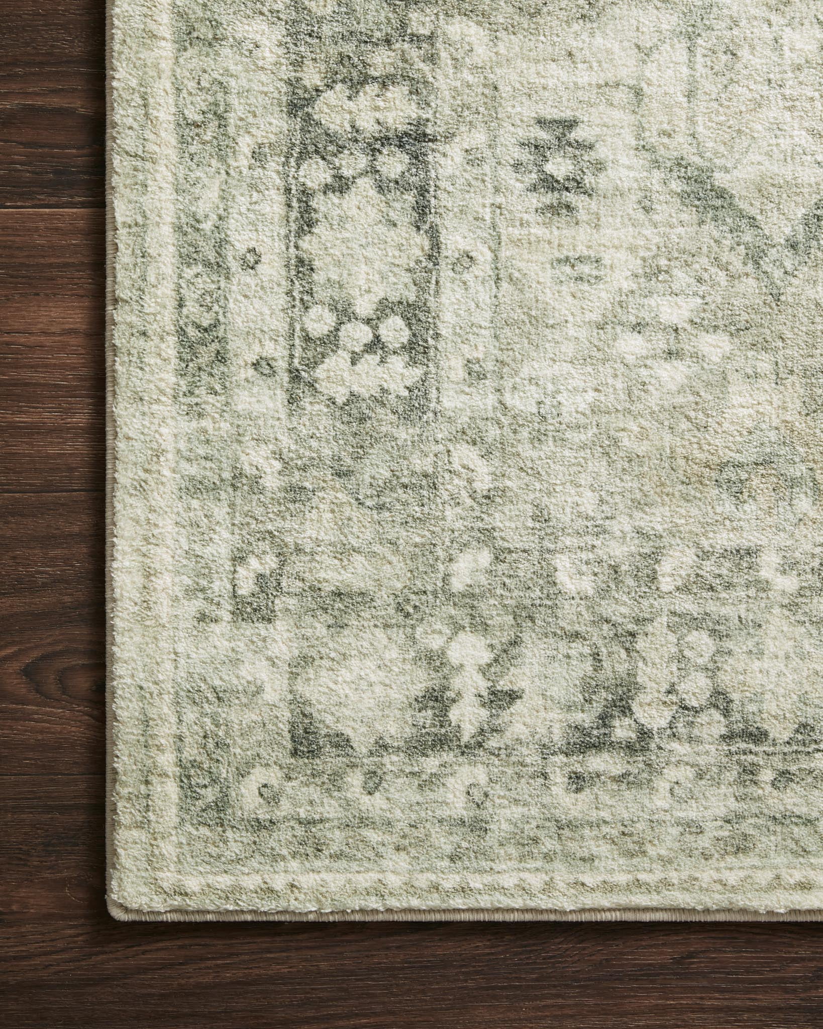 Loloi Rosette Steel / Graphite 5'-0" x 7'-6" Area Rug