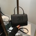 thumbnail image 2 of Bolso cuadrado pequeño europeo y americano de gran capacidad, estilo nuevo 2025, color puro, de ambiente sencillo, informal, versión coreana, para uso diario., 2 of 5