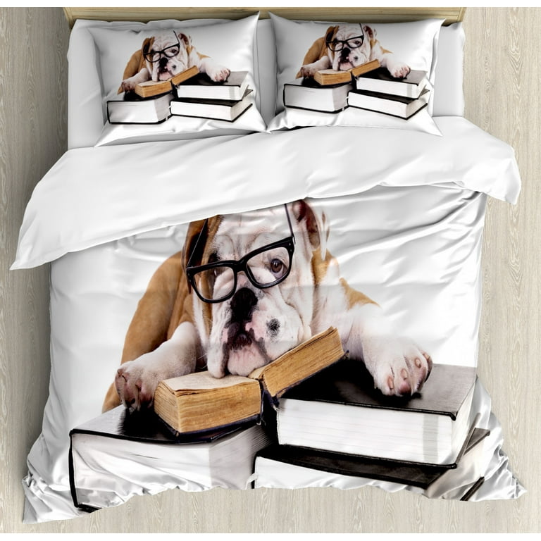 English Bulldog King Size Duvet Cover Set, Pure Breed Bulldog with Glasses  and Books Hardworking Animal, Decorative 3 Piece Bedding Set with 2 Pillow  Shams, Black Pale Brown White, by Ambesonne 