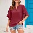 thumbnail image 2 of Top de manga corta dividido para mujer, blusa holgada informal de moda de Color liso con cuello en V y botones para citas, 2 of 6