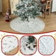thumbnail image 1 of Falda de Árbol de Navidad con estampado de plumas artificiales - 35" redondeada, dorada o plateada, alfombra de tela suave para decoración navideña, 1 of 7