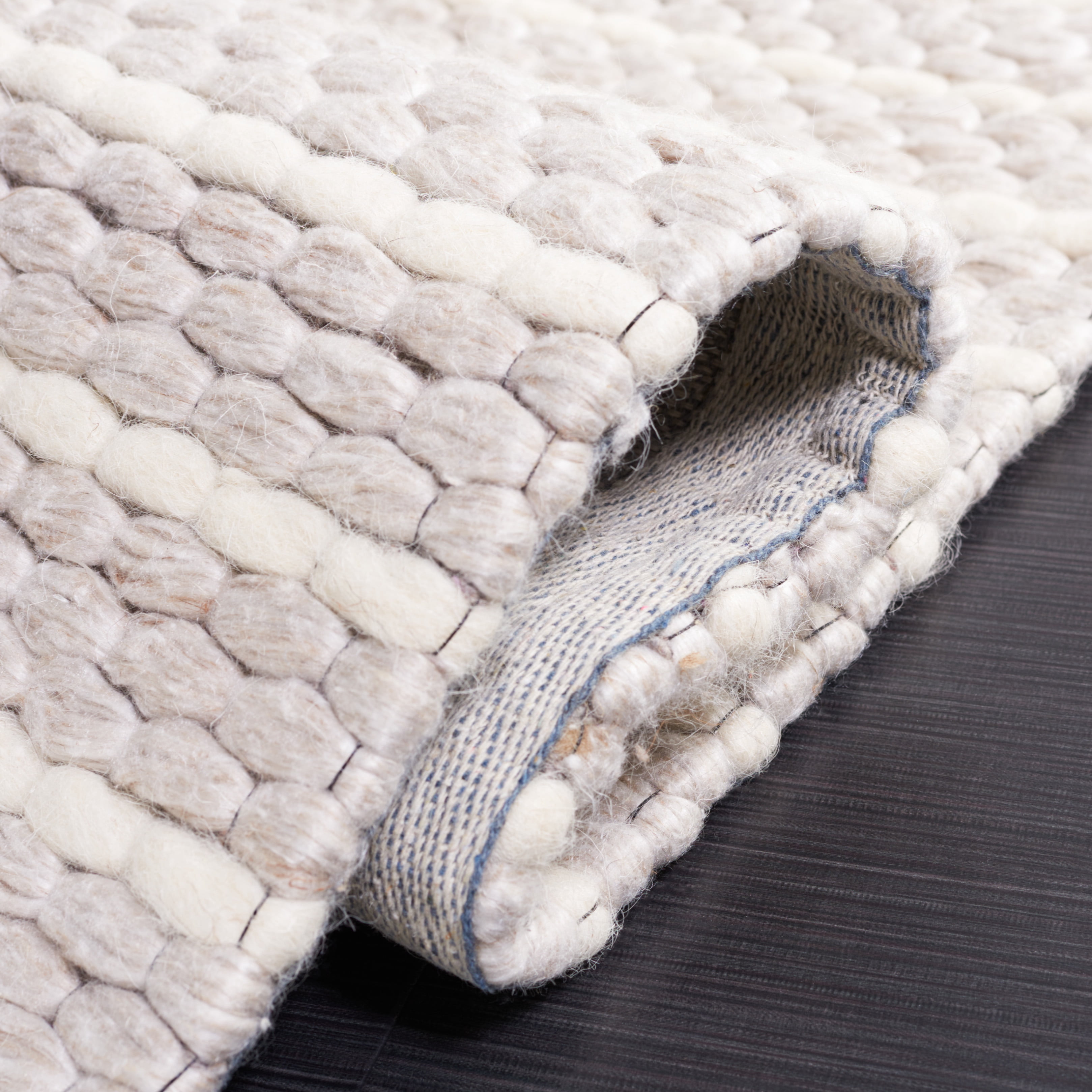SAFAVIEH Marbella Cassandra Distressed Area Rug, Beige/Ivory, 6' x 9'