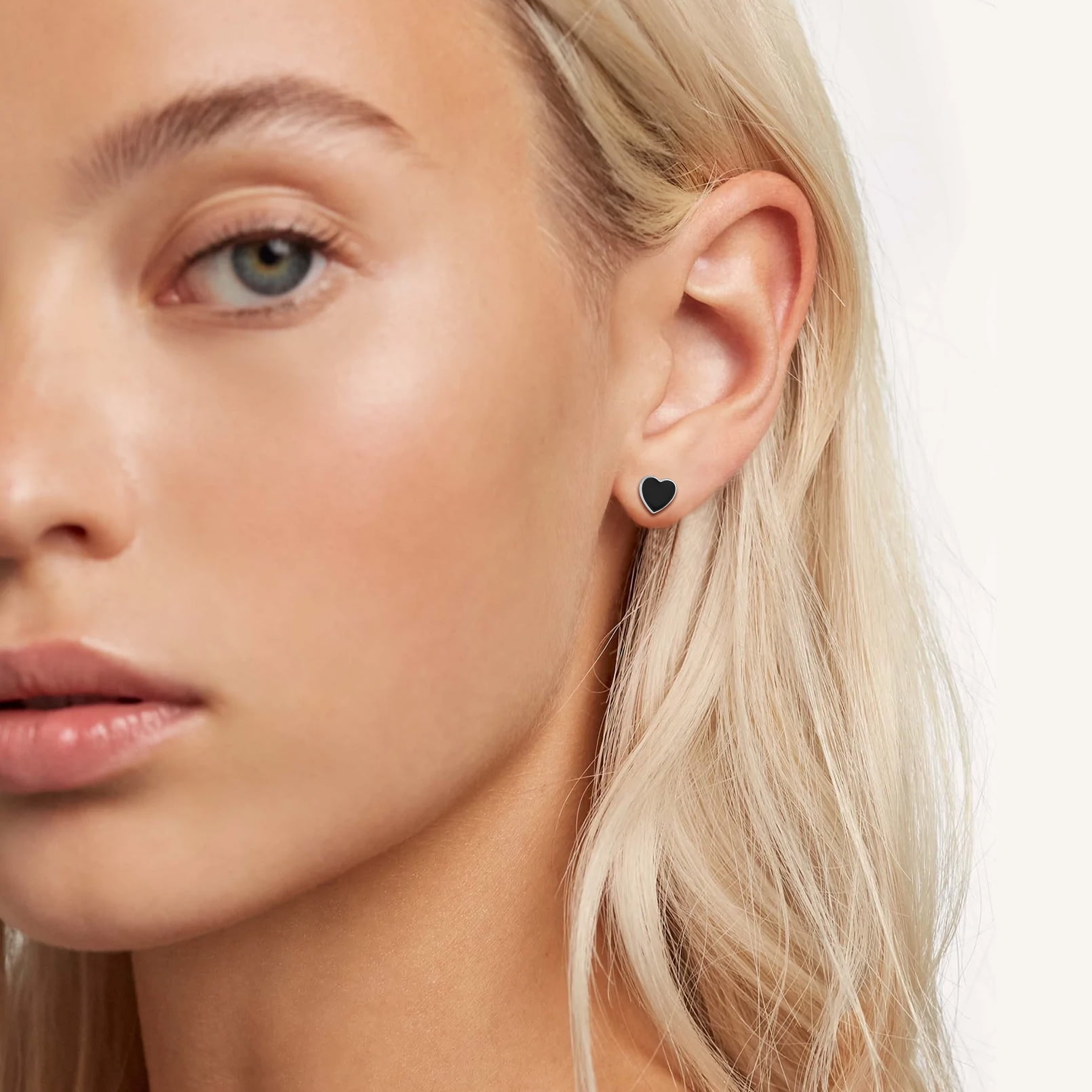 ヘアアクセサリー HUMAN MADE Heart Silver Earrings \"Black Human Made - HEART SILVER EARRING | HBX - Globally Curated