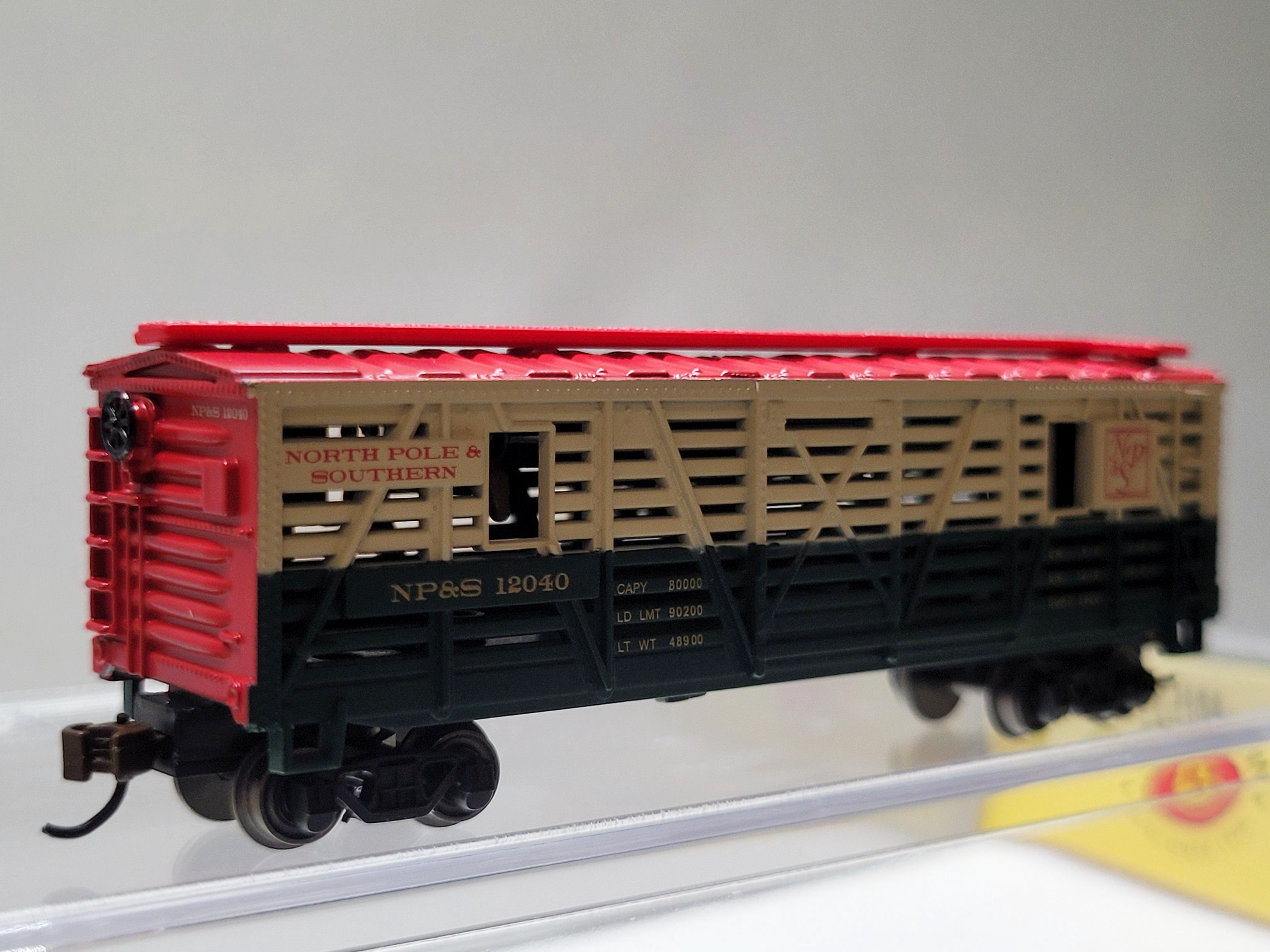 Bachmann-Jackson Sharp Open-Sided Excursion Car -- Painted
