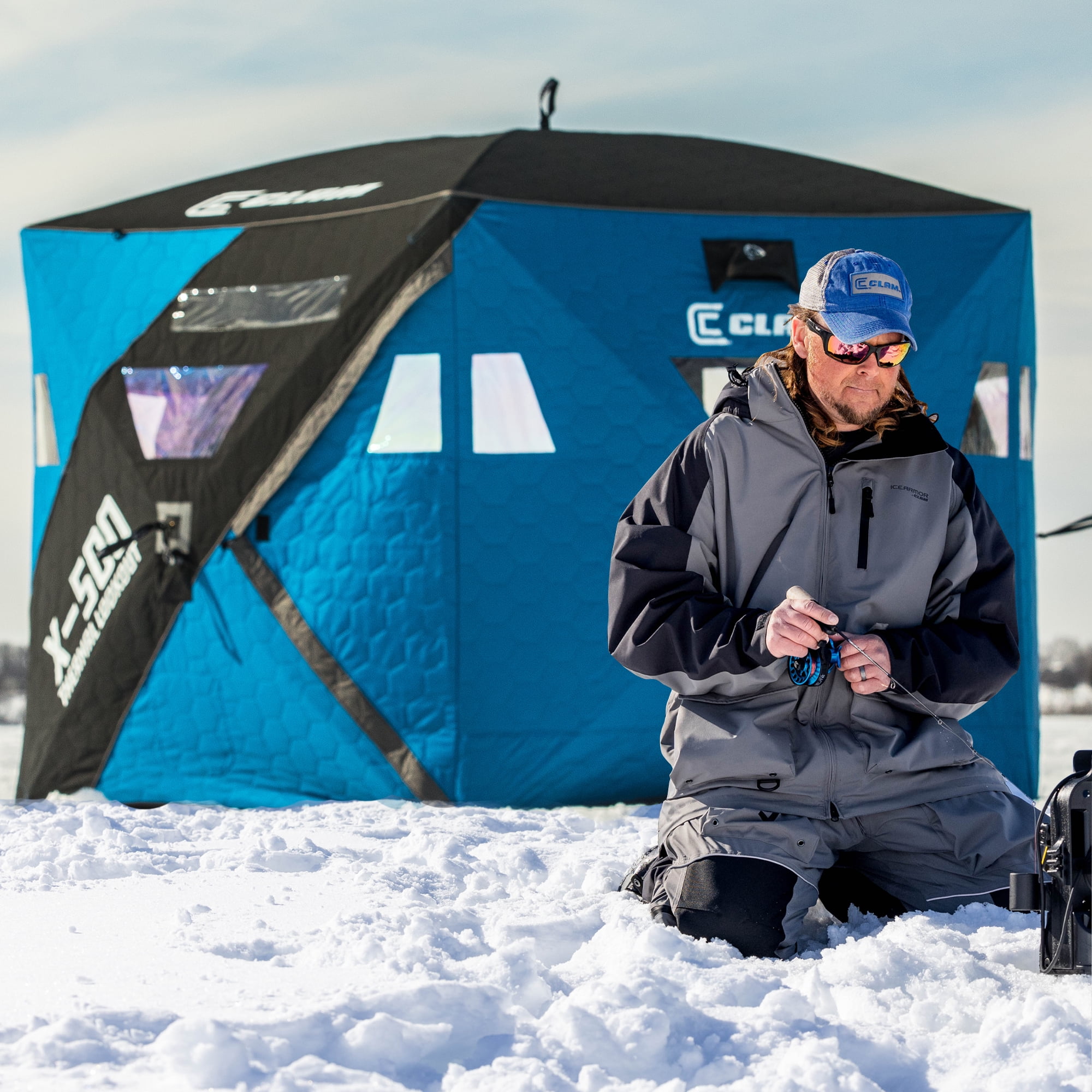 Finally upgraded to a thermal hub for overnight trips, and bonus, MUCH  easier to film in! Lol : r/IceFishing