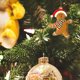 thumbnail image 4 of Adornos de hombre de jengibre compatibles con el árbol de Navidad. Figuras de jengibre de plástico variadas. Adornos compatibles con la decoración colgante del árbol de Navidad., 4 of 5
