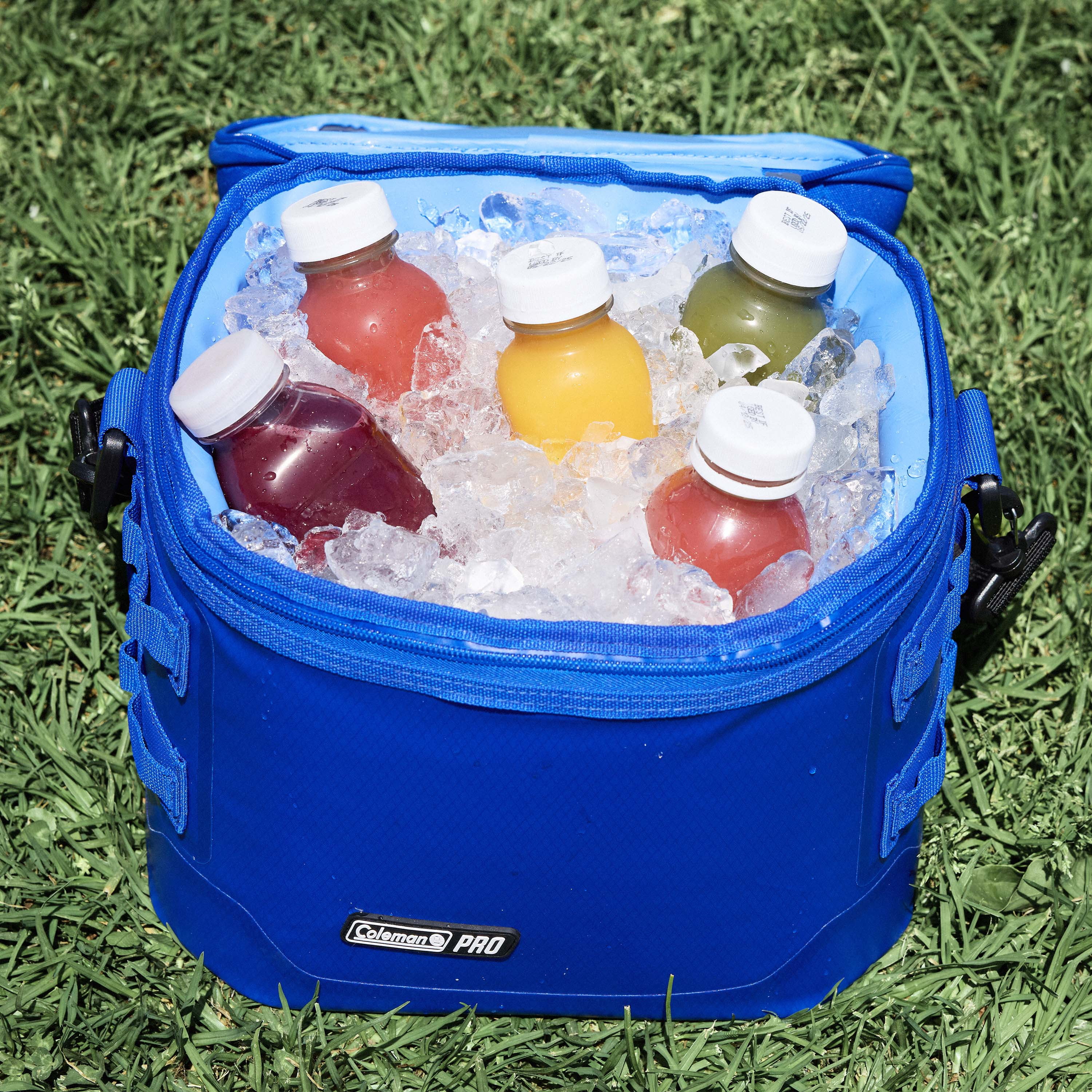 Coleman Pro Premium Soft Cooler, 24 Can (32 qt) Lunchbox with Insulated Lid & Body, Stays Cold up to 35 Hours