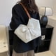 thumbnail image 3 of Bolso de hombro elegante de piel sintética de gran capacidad, elegante y dulce, con forma de M, 3 of 8