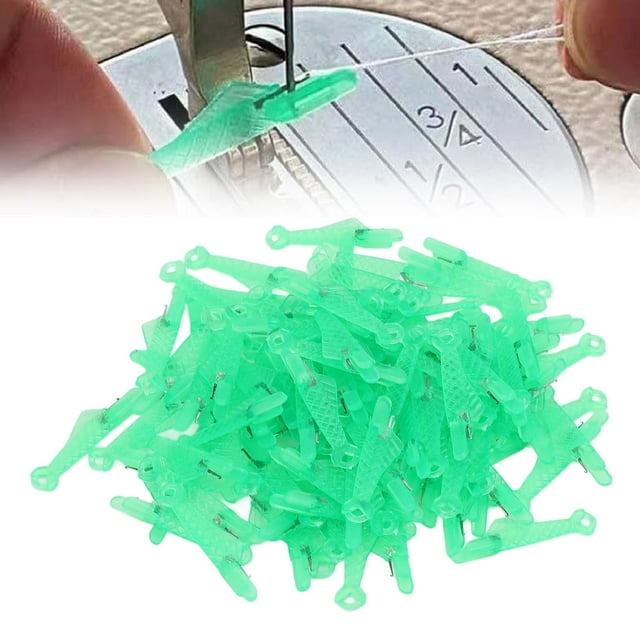 100Pcs Mini Fish Type Needle Threader, Plastic Portable Fish Mouth Design Automatic Needle Threader Tool for Household Sewing Projects
