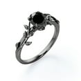 thumbnail image 3 of JeenMata Anillo de Compromiso con Diamante Negro de 0,50 Quilates Creado en Laboratorio Corte Redondo, Hoja y Enredadera, Baño de Oro Negro de 18 K sobre Plata, 3 of 6