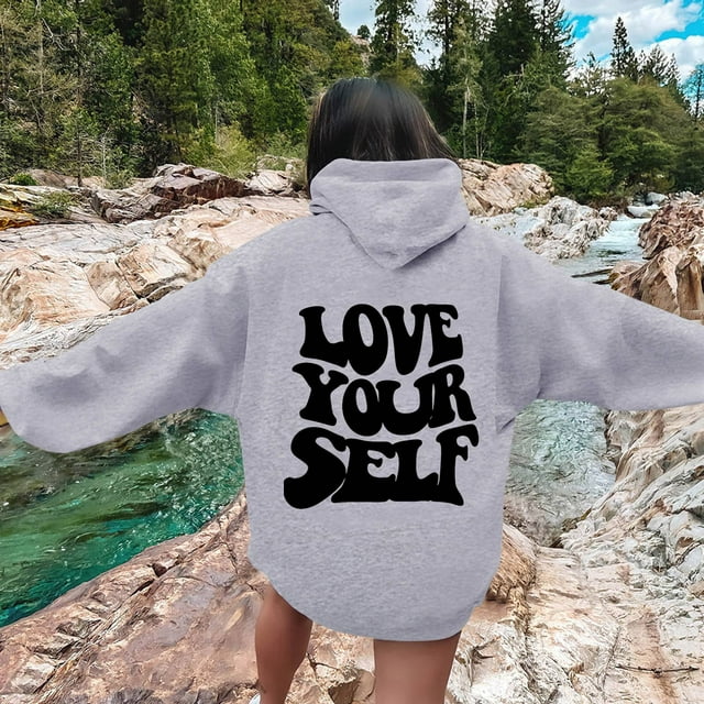 TINZ Chandail à Capuche Oversize pour Femmes avec Slogan Graphique, Manches Longues, Chandail avec Poches, Léger