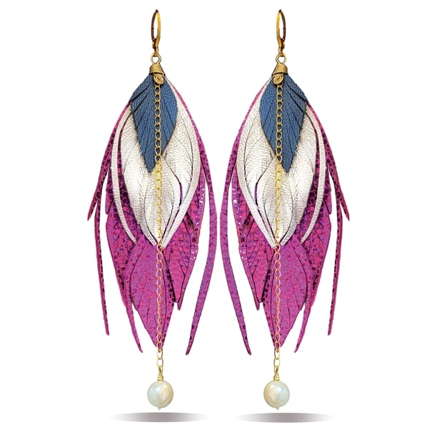 VANGANIA Aretes largos mujer de plumas rosa metálico con baño de oro