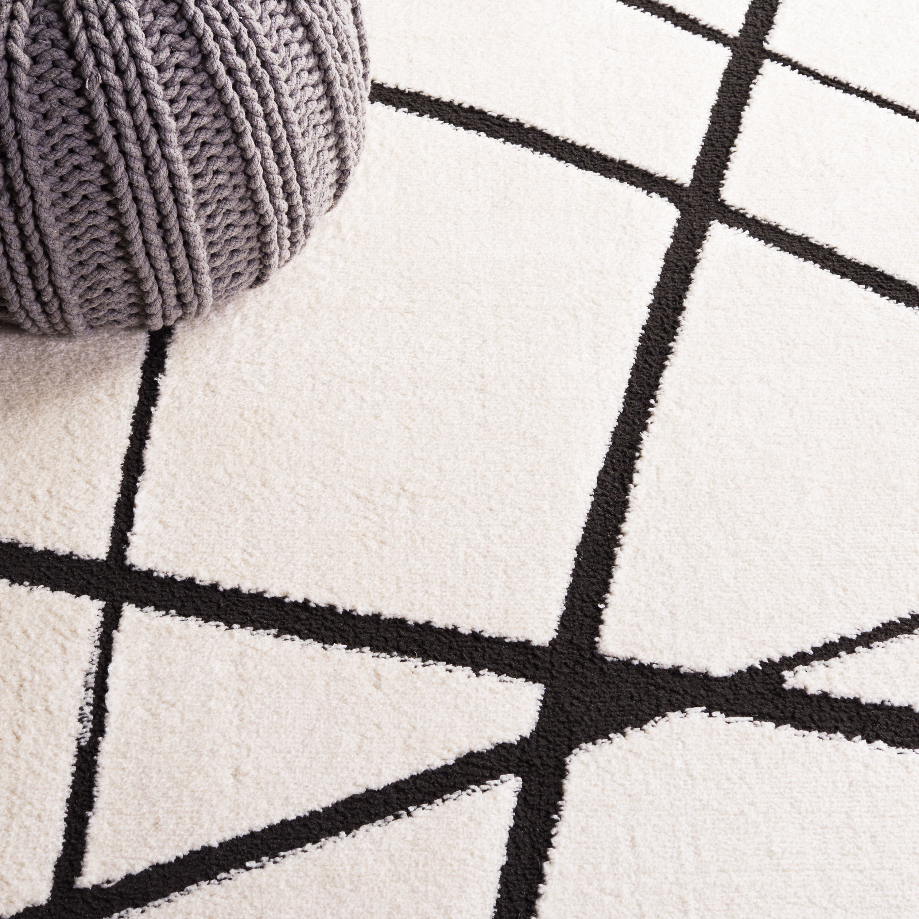 SAFAVIEH Melody Quinn Modern Area Rug, Ivory/Black, 9' x 12'