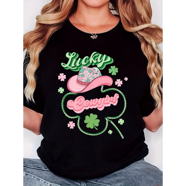 Camiseta De Mujer Verano Activewear Camiseta Básica Para Senderismo Deportes VacacionesWomen's St. Patrick's Day "Lucky Cowgirl" Graphic T-Shirt - Black Retro Minimalist Design with Pink Hat, Green