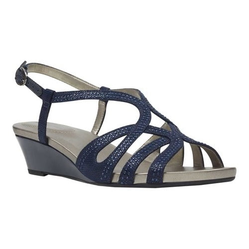 bandolino t strap sandals