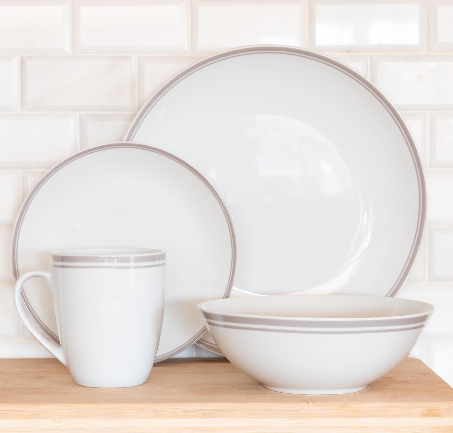 10 Strawberry Street Simply Coupe 16Piece Dinnerware Set, Gray