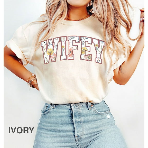 Tee Clo Floral Wifey T-Shirt Bride Graphic T-Shirt Honeymoon Vibes Bridal Shower Gift Tee, Full Size S-5XL