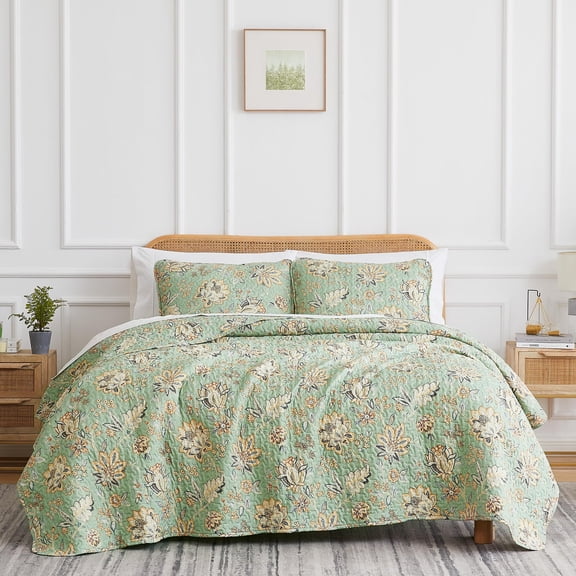 Southshore Fine Living, Inc. Oversize Quilts for King Size Bed, 3-Piece Lightweight Bedding Set with Floral Coverlet and 2 Pillow Shams, All Season California King Bed Spread, Jacobean Willow Green
