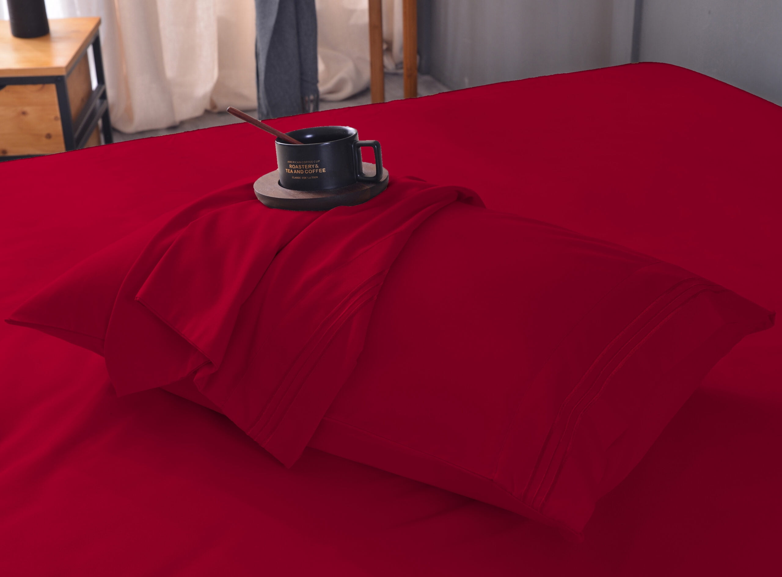 the Season Essentials Wrinkle Free Sheet Sets with Deep Pockets & Stain Resistant, 4 pc, 1800 Thread Count Bamboo Based – Red, Split King