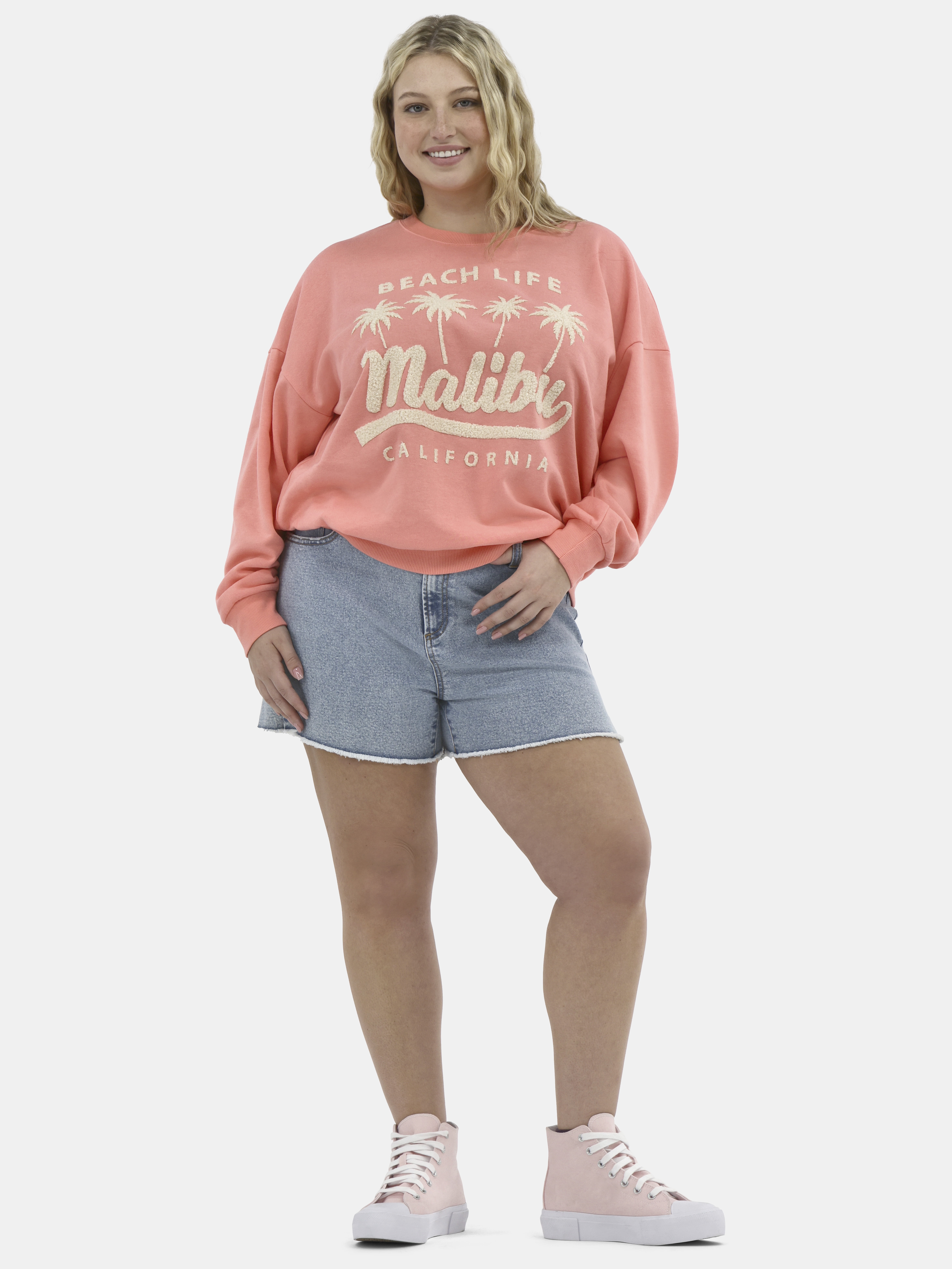 No Boundaries Women's Mid Rise Denim Short, Sizes 2-26W