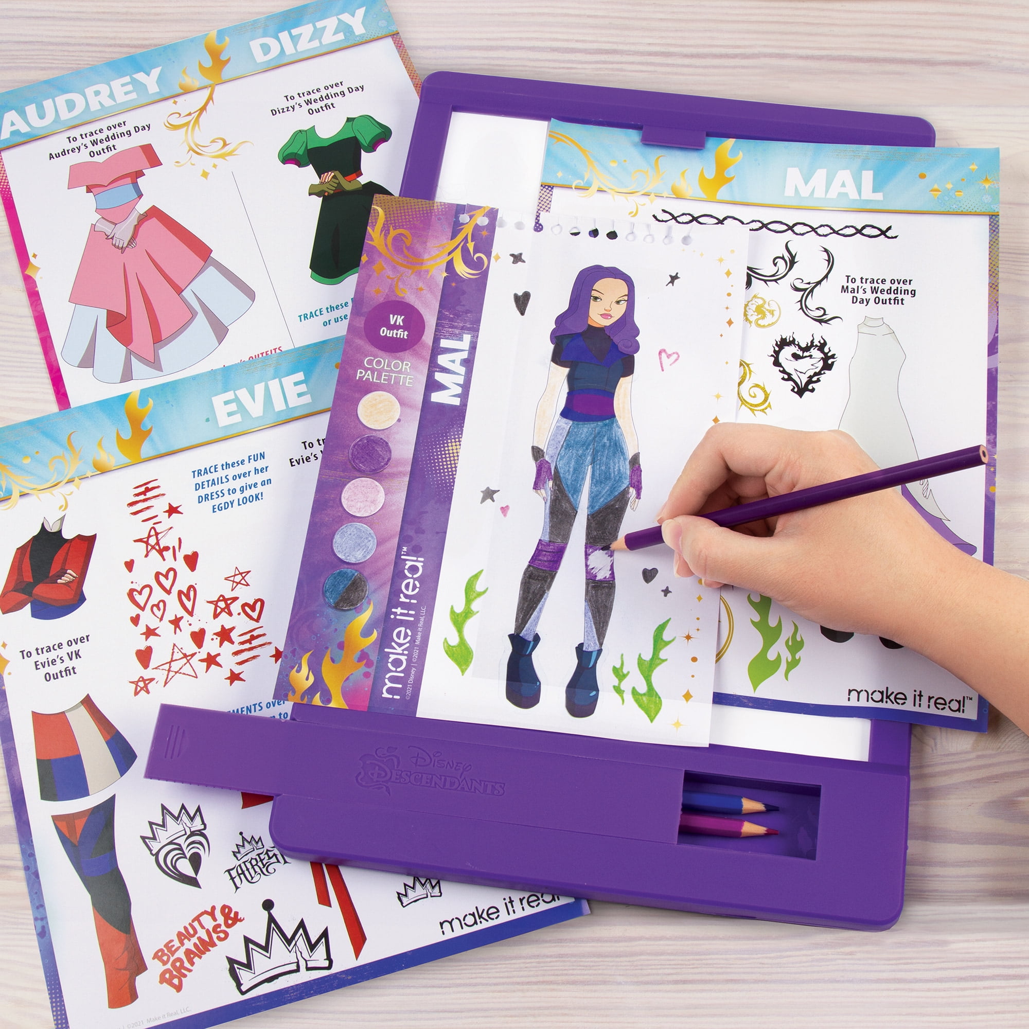 Disney Descendants Royal Wedding: Light Table & Sketchbook - 9 Piece Set, Stickers & Coloring Pencils, Lights Up For Easy Tracing, Draw Sketch & Create, Tweens & Girls, Kids Ages 8+