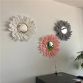 thumbnail image 3 of Moyic Espejo de plumas nórdicas, decoración de pared hecha a mano, espejo de maquillaje acrílico, concha en forma de flor, espejo colgante Decoración del hogar No. 4, 3 of 6