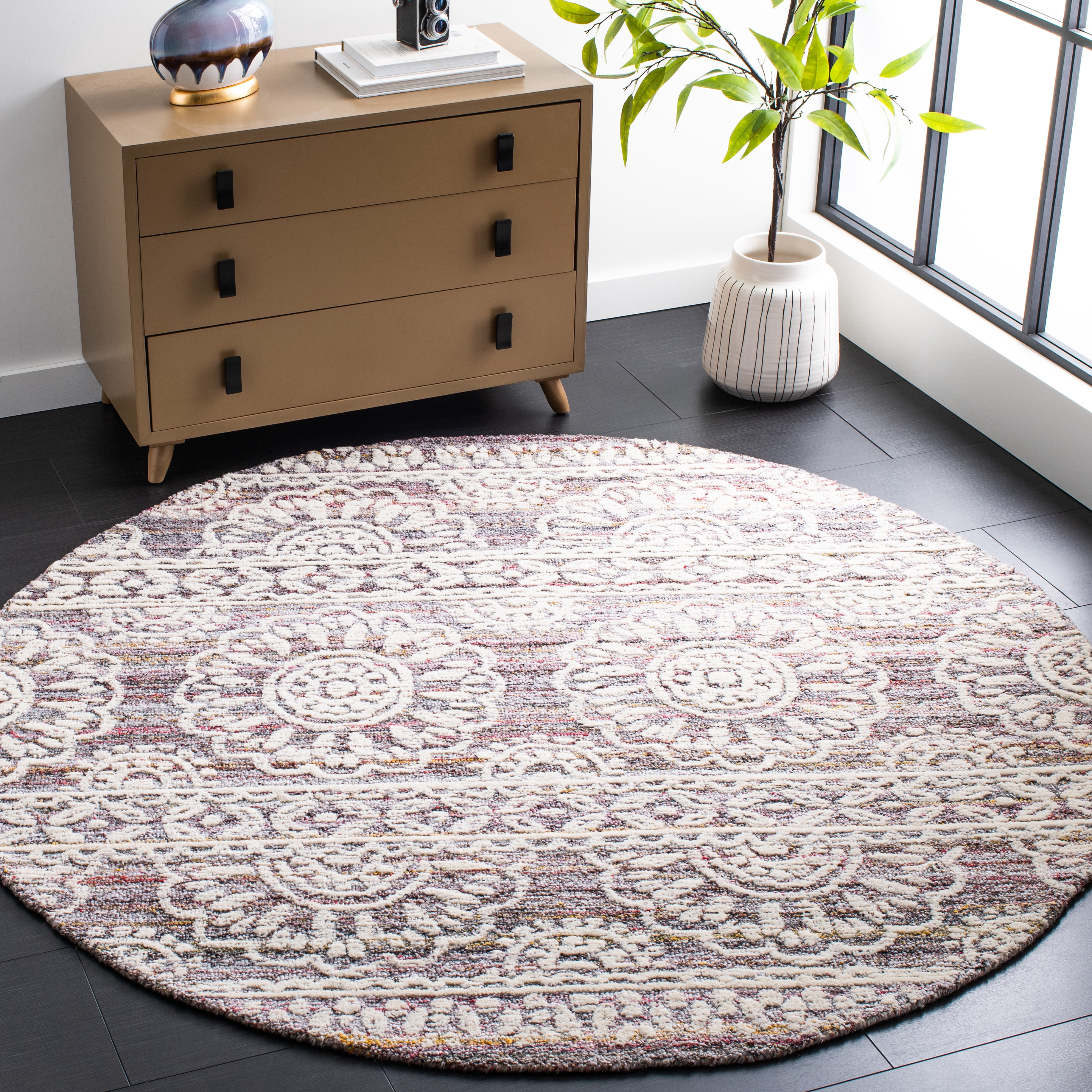 SAFAVIEH Metro Merrick Medallion Area Rug, Red/Ivory, 6' x 6' Round
