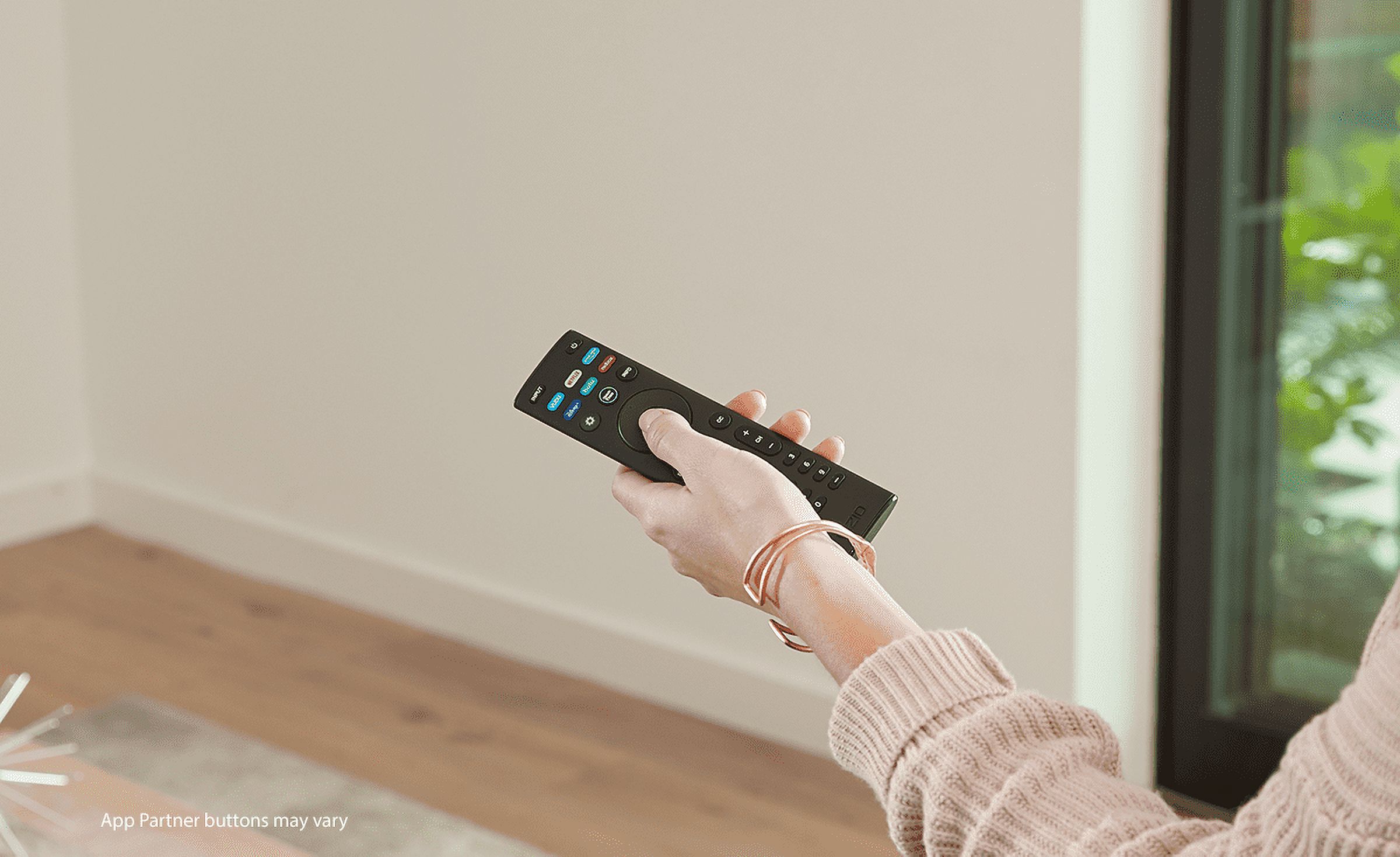 VIZIO XRT140 Universal Smart TV Remote with Quick-Launch Buttons photo 2