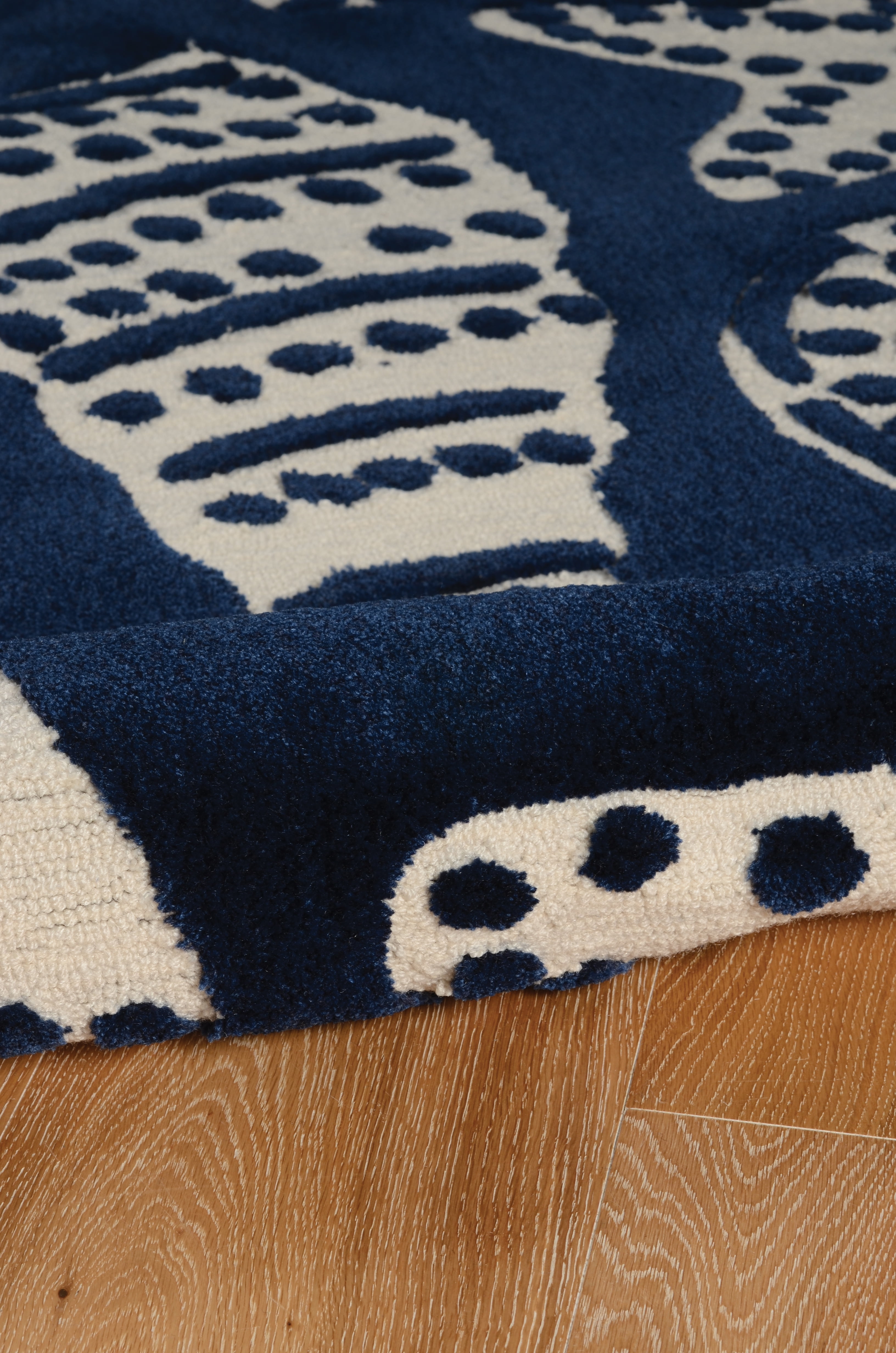 Linon Area Rug, Blue, 1.83' x 2.83'