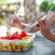 thumbnail image 5 of Cortador de frutas de acero inoxidable 2 en 1, cortador de sandía doble, cortador portátil con tenedor L, 5 of 6