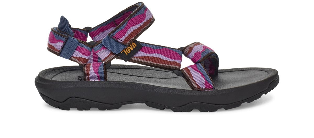 stores that sell tevas